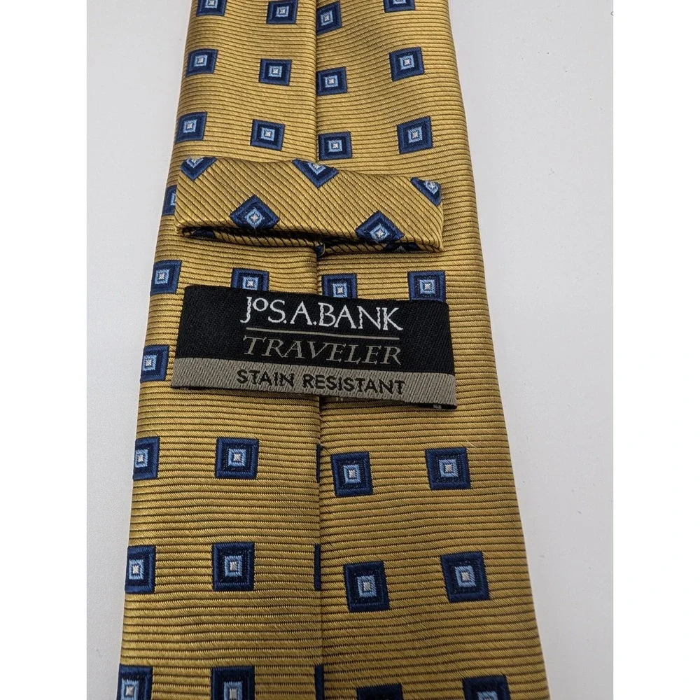 Jos. A. Bank Traveler 100% Silk Men's Neck Tie Geometric Squares